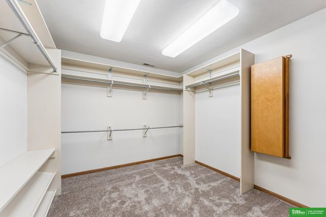 1350 N Bristolwood Drive, Fremont, NE 68025