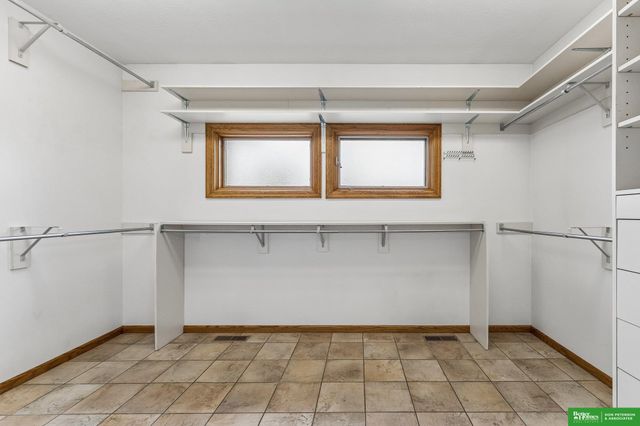 1350 N Bristolwood Drive, Fremont, NE 68025