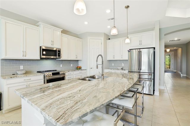 18680 Ensenada DR, Naples, FL 34114