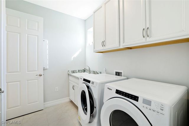 18680 Ensenada DR, Naples, FL 34114