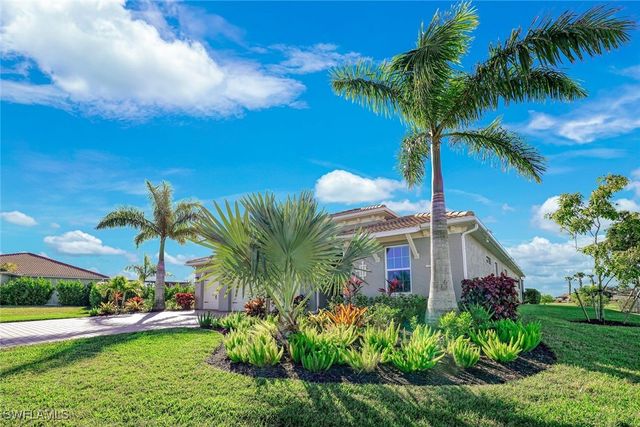 18680 Ensenada DR, Naples, FL 34114