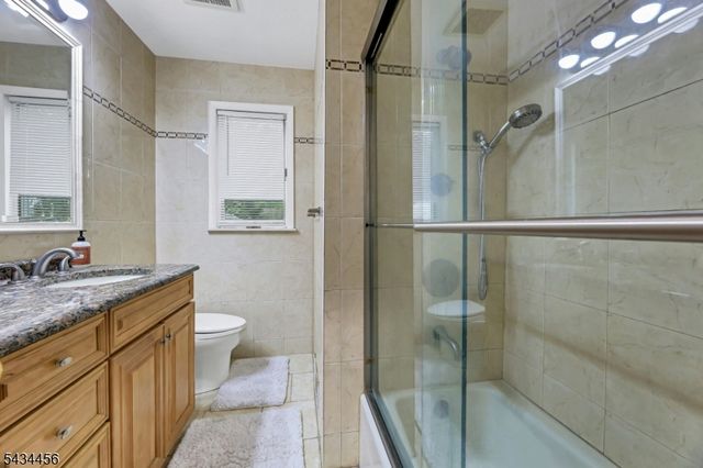 45 Kershner Pl, Fair Lawn Boro, NJ 07410