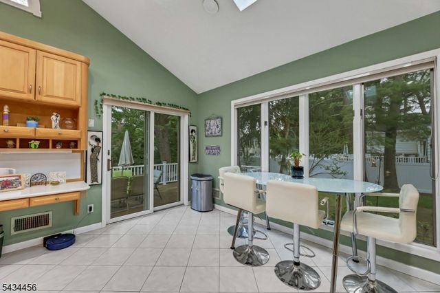 45 Kershner Pl, Fair Lawn Boro, NJ 07410