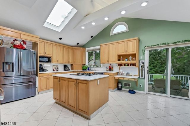 45 Kershner Pl, Fair Lawn Boro, NJ 07410