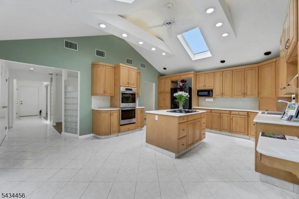 45 Kershner Pl, Fair Lawn Boro, NJ 07410 — photo 2