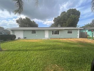 933 SW Dalton Avenue, Port St. Lucie, FL 34953