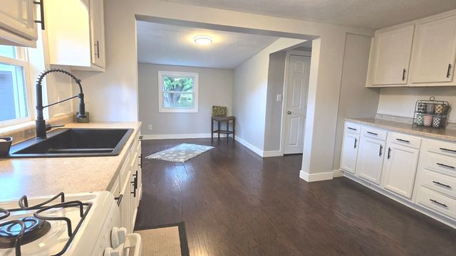 201 4th Street, Colona, IL 61241