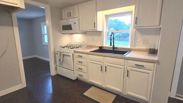 201 4th Street, Colona, IL 61241