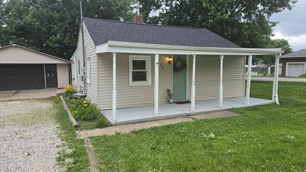 201 4th Street, Colona, IL 61241