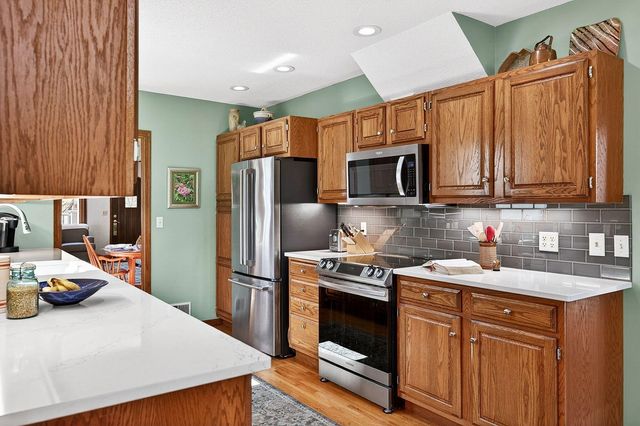 1832 York Avenue N, Golden Valley, MN 55422