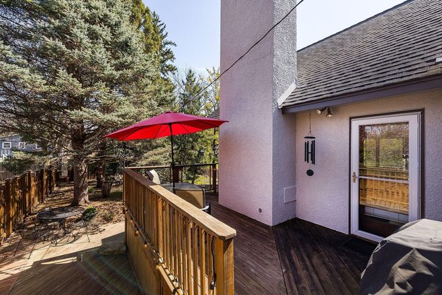 1832 York Avenue N, Golden Valley, MN 55422