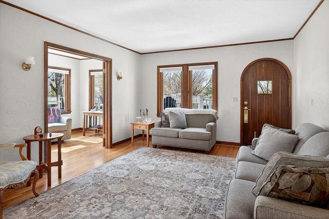 1832 York Avenue N, Golden Valley, MN 55422