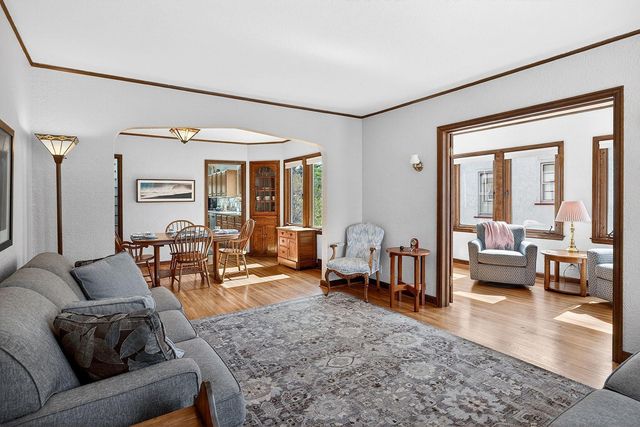 1832 York Avenue N, Golden Valley, MN 55422