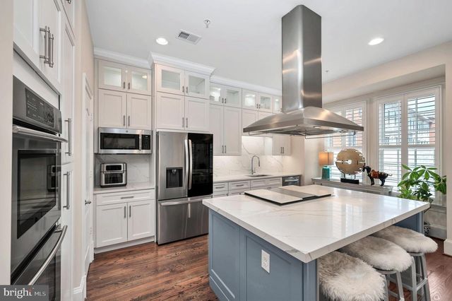 705 LYLES LN, Alexandria, VA 22314