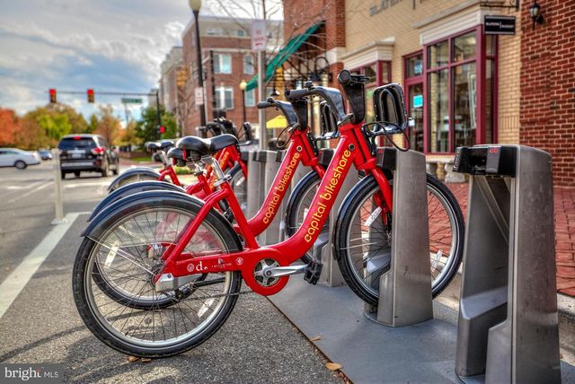 705 LYLES LN, Alexandria, VA 22314