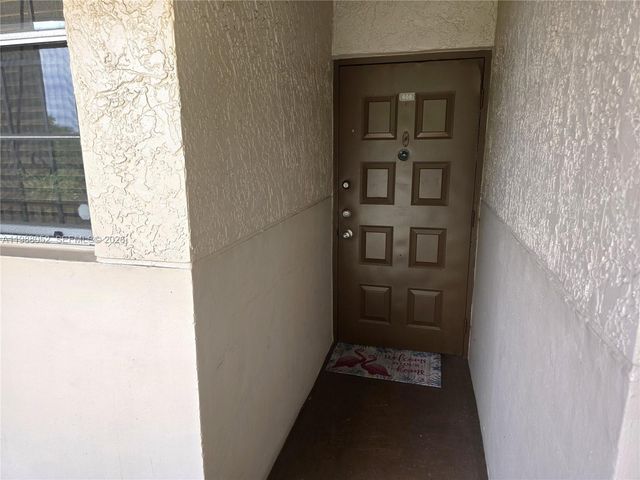 1811 Sabal Palm Drive 408, Davie, FL 33324