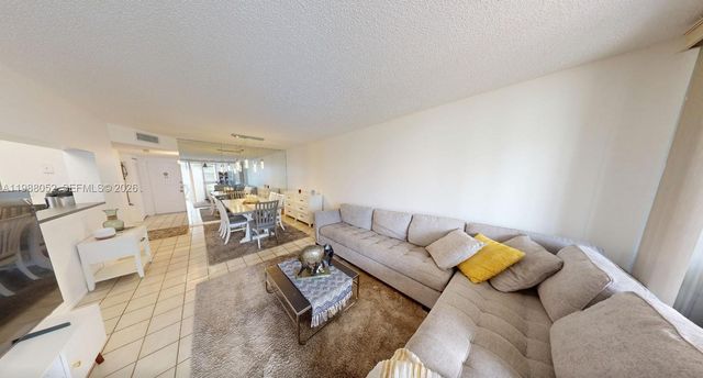 1811 Sabal Palm Drive 408, Davie, FL 33324