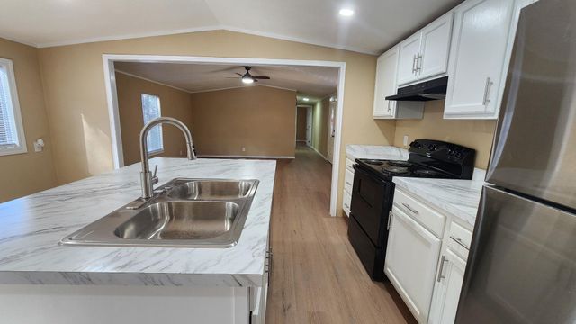 13151 S Lee Shore Dr, Willis, TX 77318