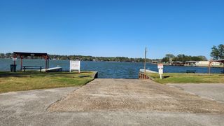 13151 S Lee Shore Dr, Willis, TX 77318