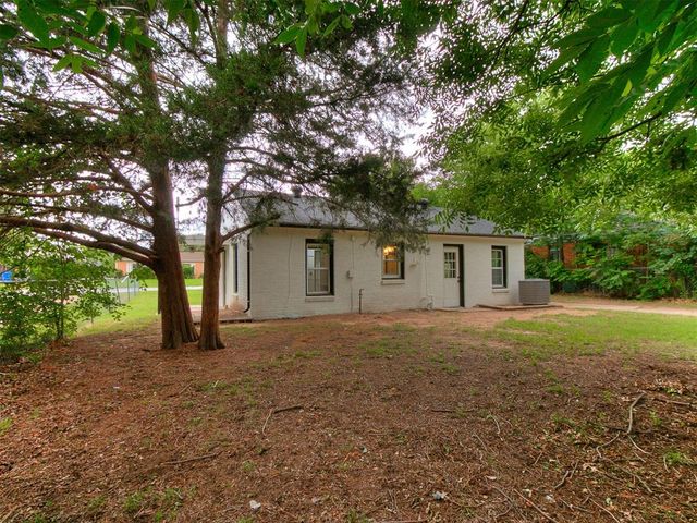 312 N Base Avenue, Norman, OK 73069