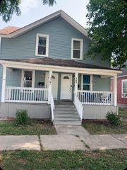 142-144 WOODLAWN Avenue, Aurora, IL 60506