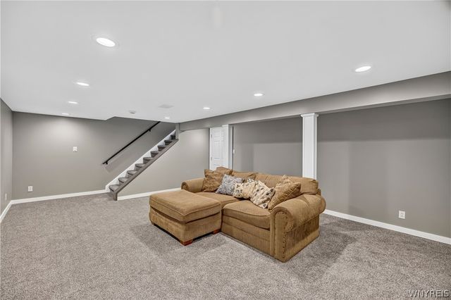 6090 Meadow Lakes Drive, Clarence, NY 14051