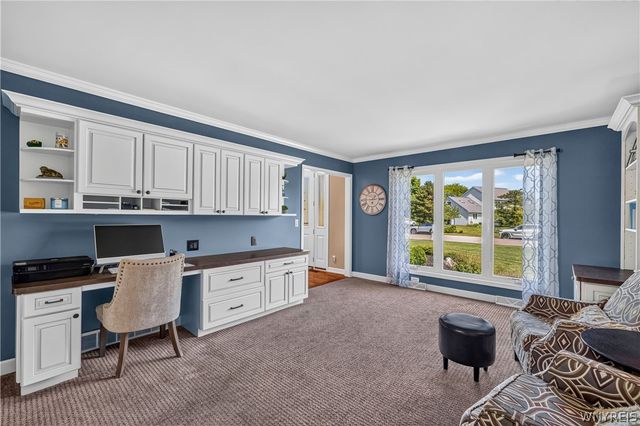 6090 Meadow Lakes Drive, Clarence, NY 14051
