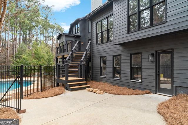 1066 Fairway Valley Drive, Woodstock, GA 30189