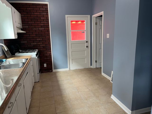 226 N Ohio Street, Aurora, IL 60505