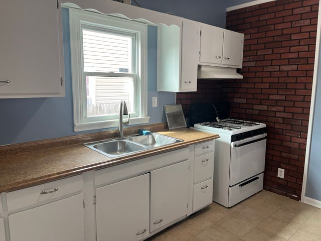 226 N Ohio Street, Aurora, IL 60505