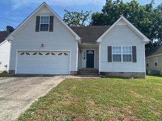 302 Chalet Cir, Clarksville, TN 37040