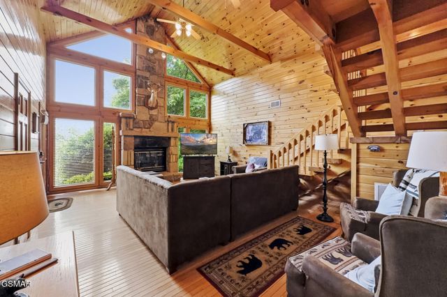 817 Sunshine Trail, Gatlinburg, TN 37738