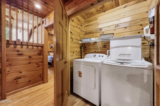 817 Sunshine Trail, Gatlinburg, TN 37738