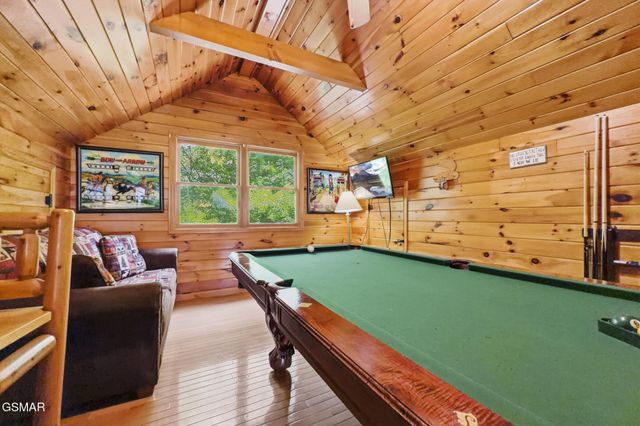 817 Sunshine Trail, Gatlinburg, TN 37738