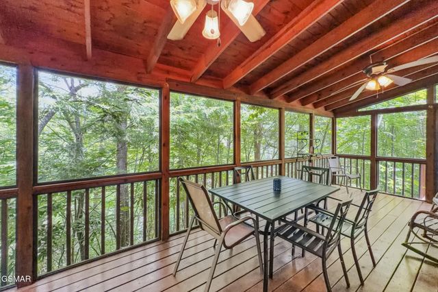 817 Sunshine Trail, Gatlinburg, TN 37738