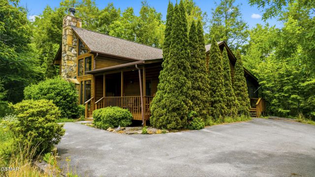 817 Sunshine Trail, Gatlinburg, TN 37738
