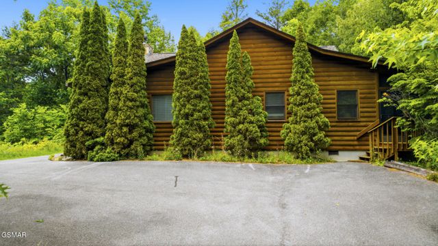 817 Sunshine Trail, Gatlinburg, TN 37738