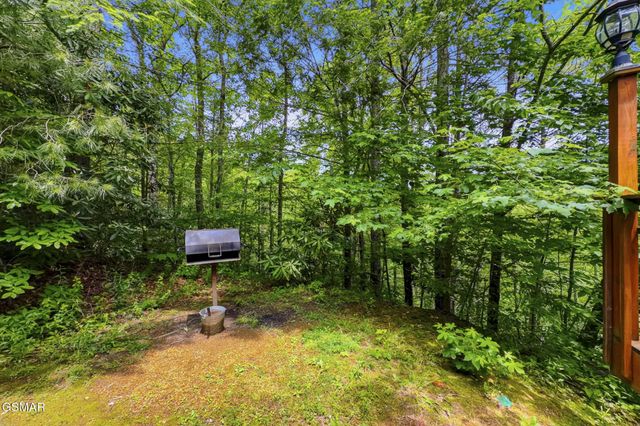 817 Sunshine Trail, Gatlinburg, TN 37738