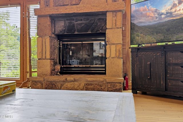 817 Sunshine Trail, Gatlinburg, TN 37738