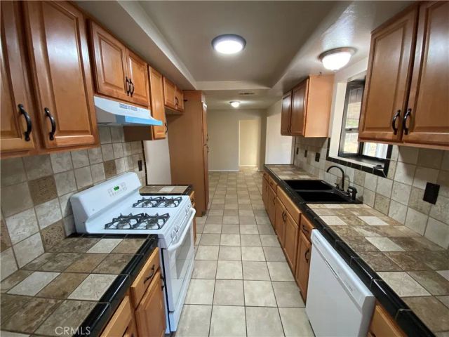 18746 Rock Springs Road, Hesperia, CA 92345