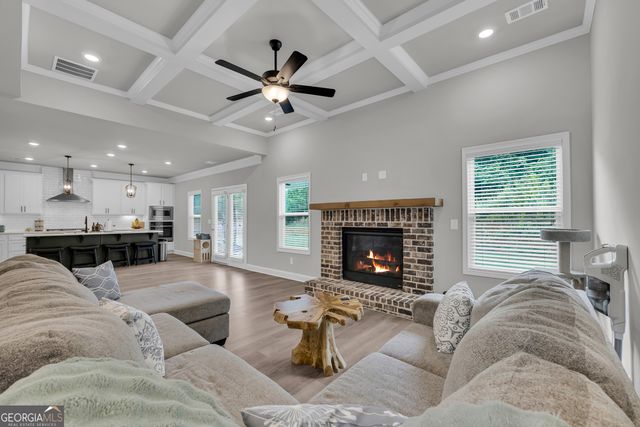 305 Parkers Place, Hoschton, GA 30548