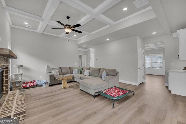305 Parkers Place, Hoschton, GA 30548