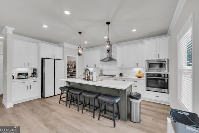 305 Parkers Place, Hoschton, GA 30548