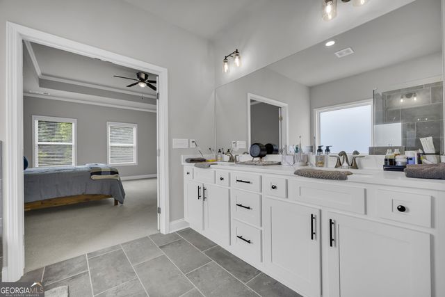 305 Parkers Place, Hoschton, GA 30548