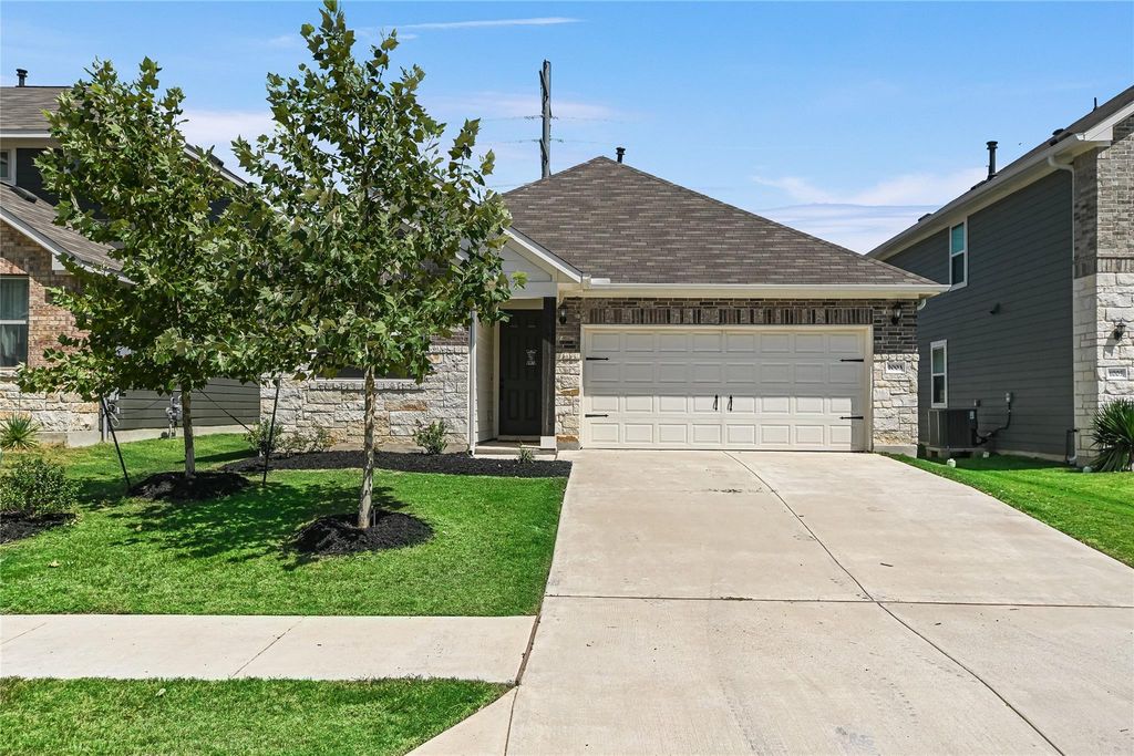 1003 Gray Fox LOOP, Hutto, TX 78634