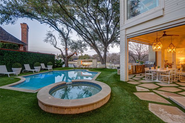 17604 Woods Edge Drive, Dallas, TX 75287