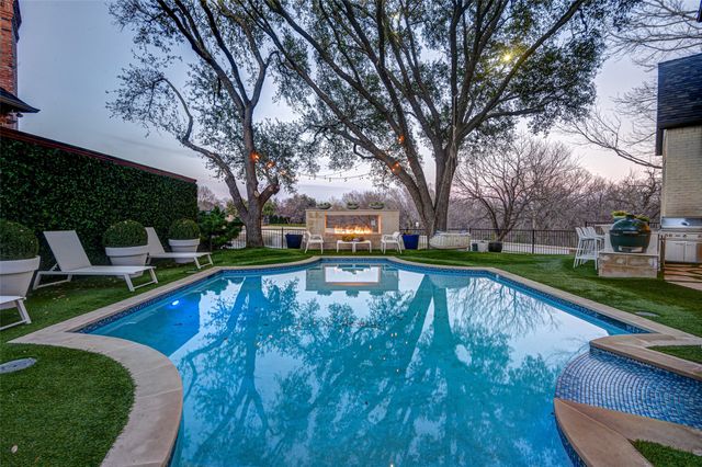 17604 Woods Edge Drive, Dallas, TX 75287