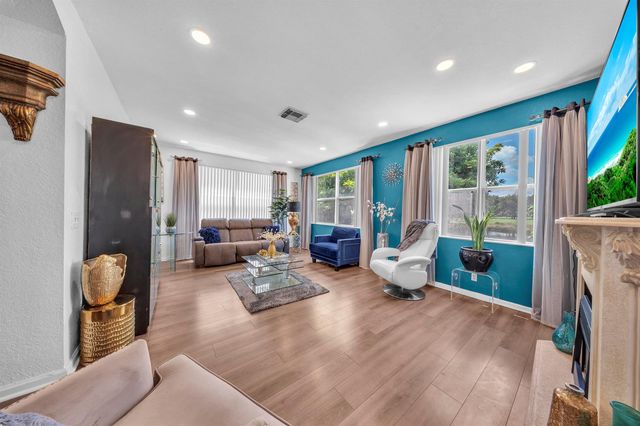 726 Gazetta Way, West Palm Beach, FL 33413