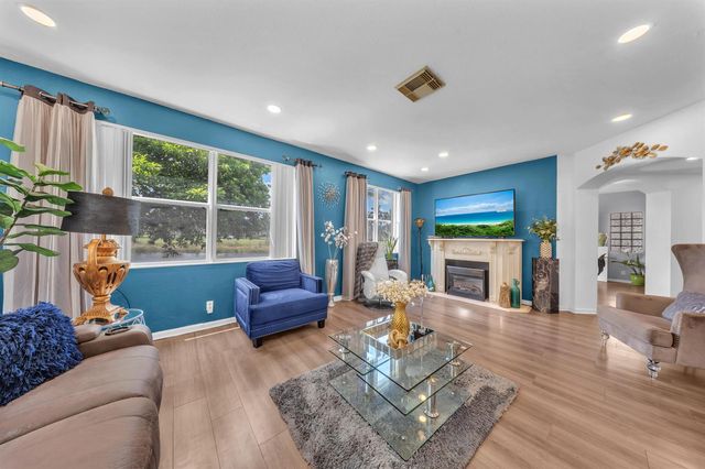 726 Gazetta Way, West Palm Beach, FL 33413