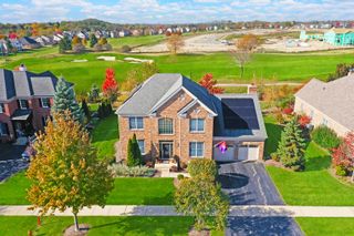 63 Tournament Drive, Hawthorn Woods, IL 60047